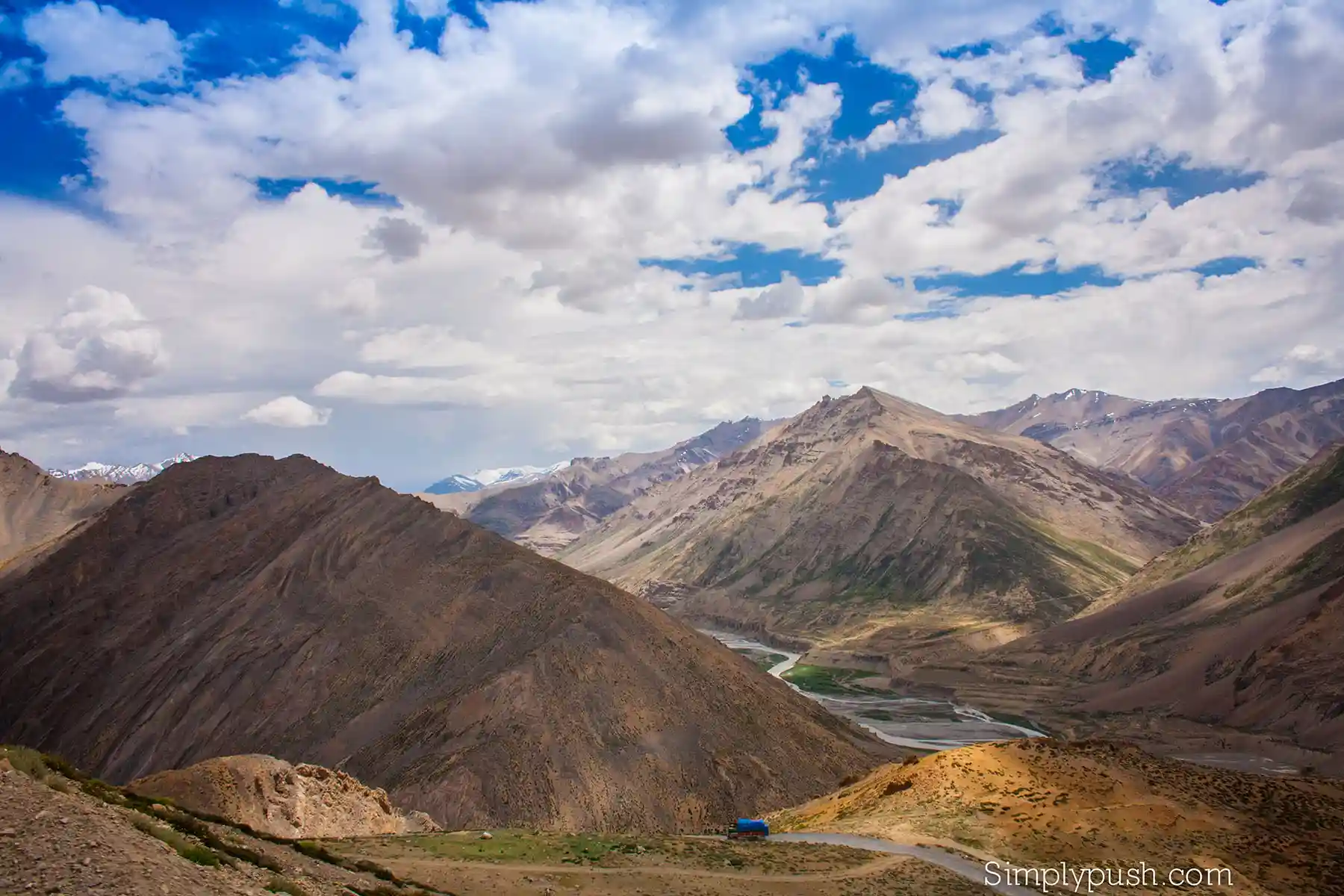 best-travel-blooger-himachal-pradesh-india